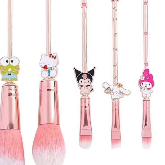 💕HELLO KITTY 💕BEAUTY 🥰BUNDLES 🥰 - Picture 5 of 6